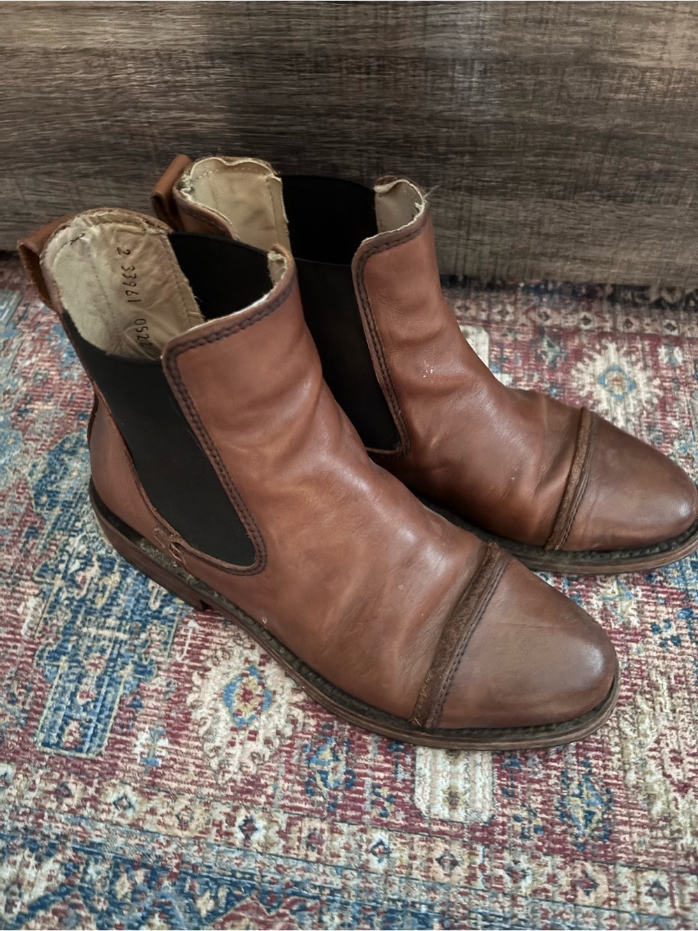 Sutro Santa Ana Chelsea Boots. Women’s 8.
